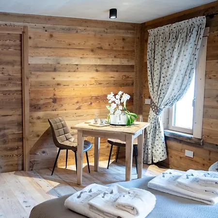 Residenza Dell'aquila - アパート Vezza dʼOglio